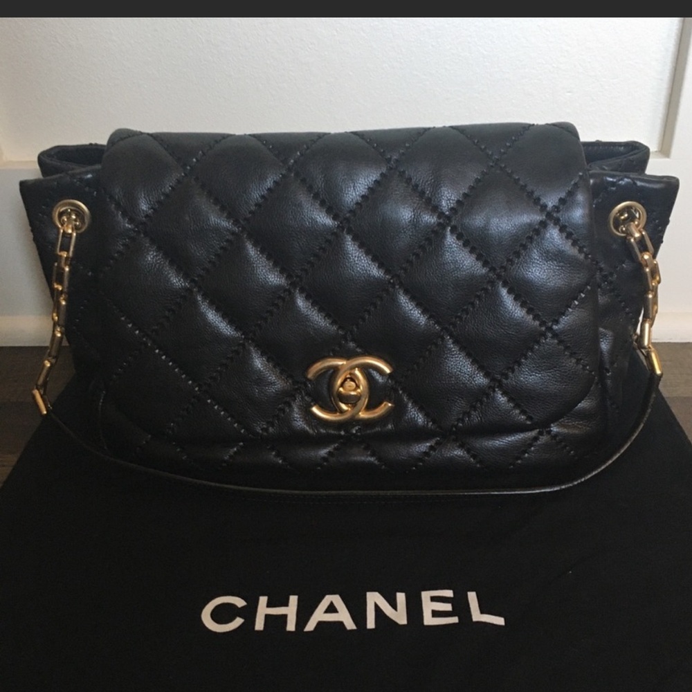 SOLD 🚫 Chanel retro chain classic quilted calf skin shoulder bag